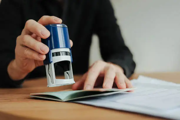 WE OFFER MOBILE NOTARY SERVICES IN AUBURNDALE, FL