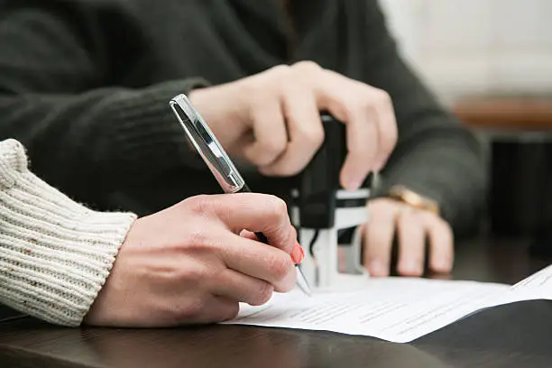 Can a Notary Accept an Expired ID or Notarize Without an ID? the answer is yes