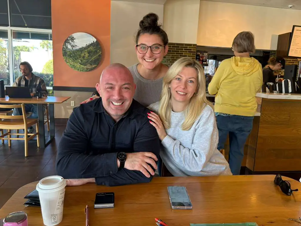 Traveling notary public assisting clients during a real estate closing in Davenport, Florida